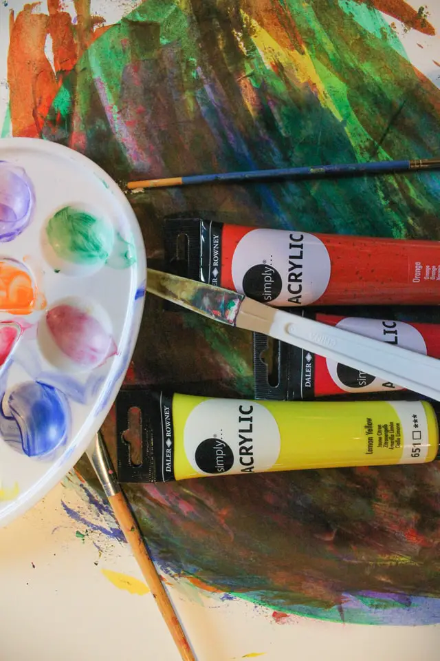 How to Clean Dried Acrylic Paint Brushes (A Thorough Guide